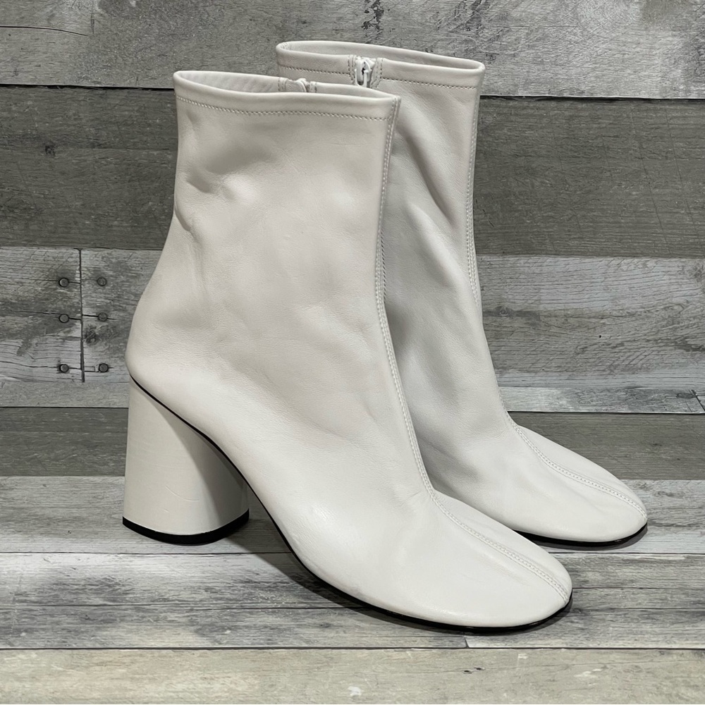 BALENCIAGA Glove Women’s Bootie - White - Size - 10 .US / 40 .EU - Picture 2 of 13